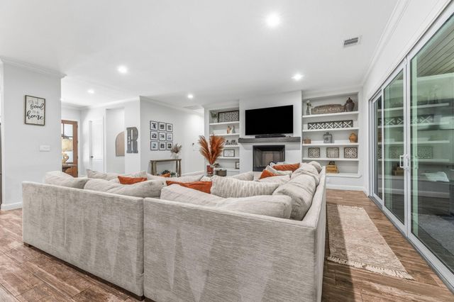25127 E Tara Plantation Drive E, Tomball, TX 77375
