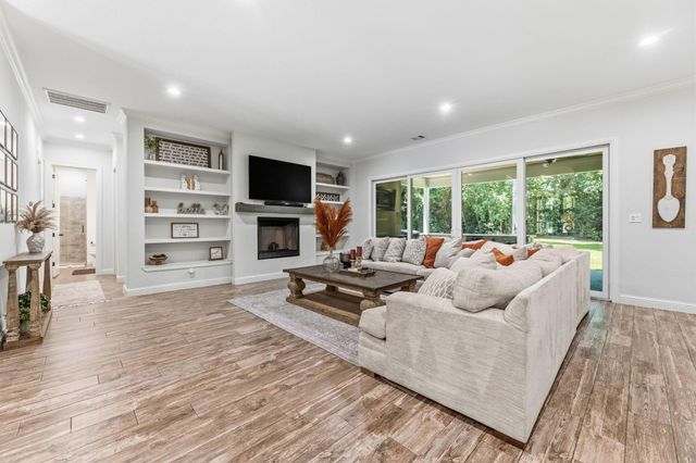 25127 E Tara Plantation Drive E, Tomball, TX 77375
