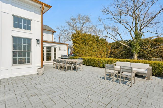 315 Hewlett Neck Road, Hewlett Neck, NY 11598