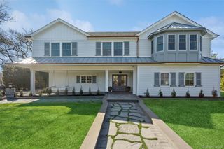 315 Hewlett Neck Road, Hewlett Neck, NY 11598