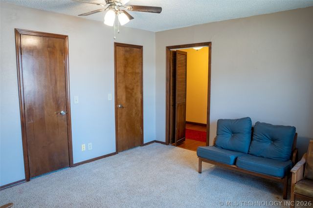 8212 S 74TH East Avenue, Tulsa, OK 74133