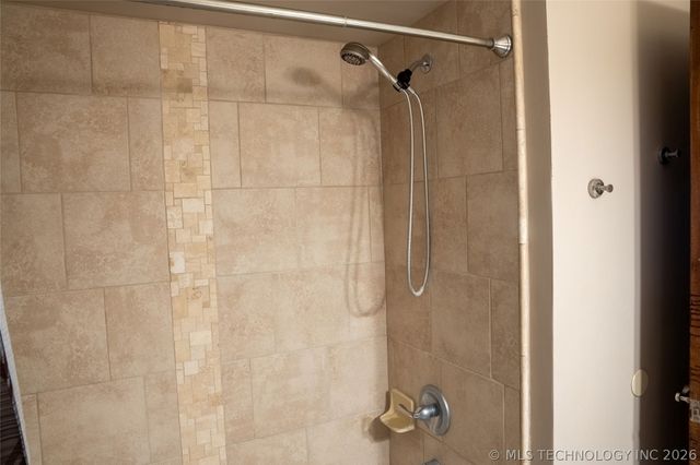 8212 S 74TH East Avenue, Tulsa, OK 74133