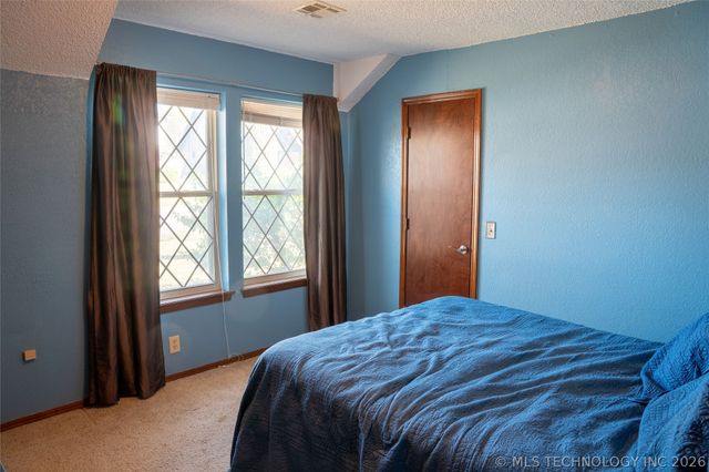 8212 S 74TH East Avenue, Tulsa, OK 74133