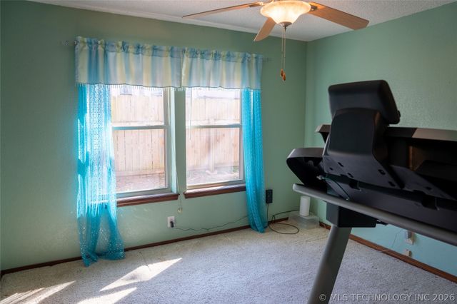 8212 S 74TH East Avenue, Tulsa, OK 74133