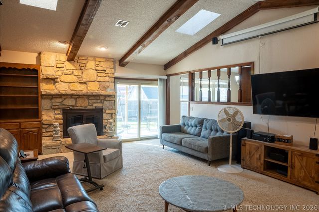 8212 S 74TH East Avenue, Tulsa, OK 74133