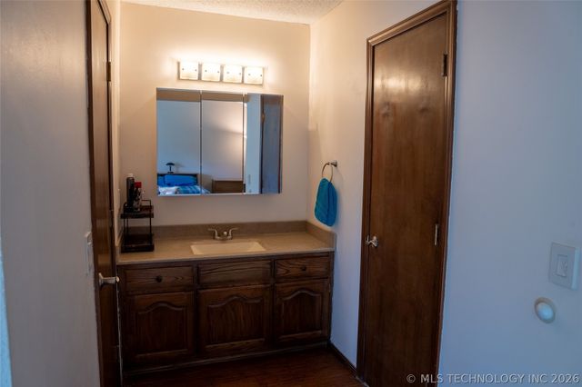 8212 S 74TH East Avenue, Tulsa, OK 74133