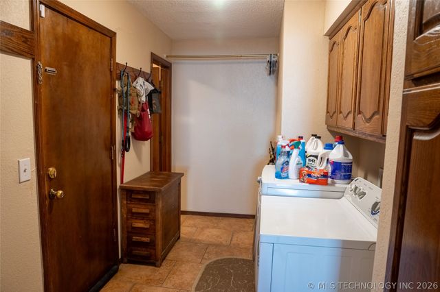 8212 S 74TH East Avenue, Tulsa, OK 74133