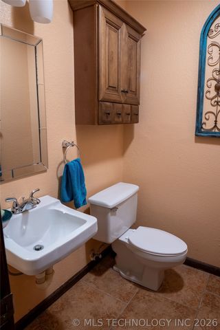 8212 S 74TH East Avenue, Tulsa, OK 74133