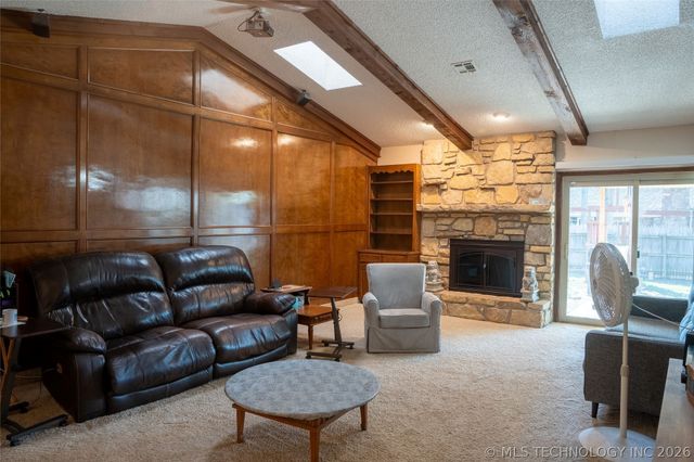 8212 S 74TH East Avenue, Tulsa, OK 74133