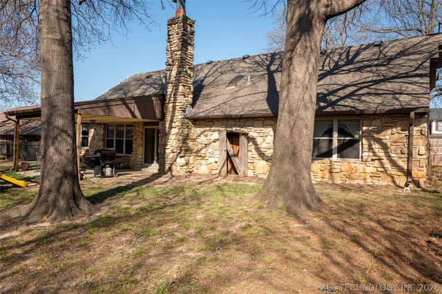 8212 S 74TH East Avenue, Tulsa, OK 74133