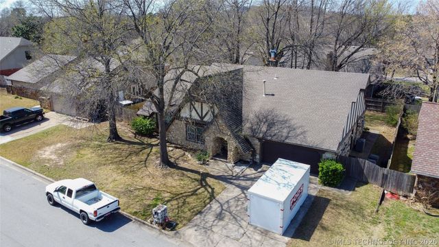 8212 S 74TH East Avenue, Tulsa, OK 74133