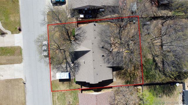 8212 S 74TH East Avenue, Tulsa, OK 74133