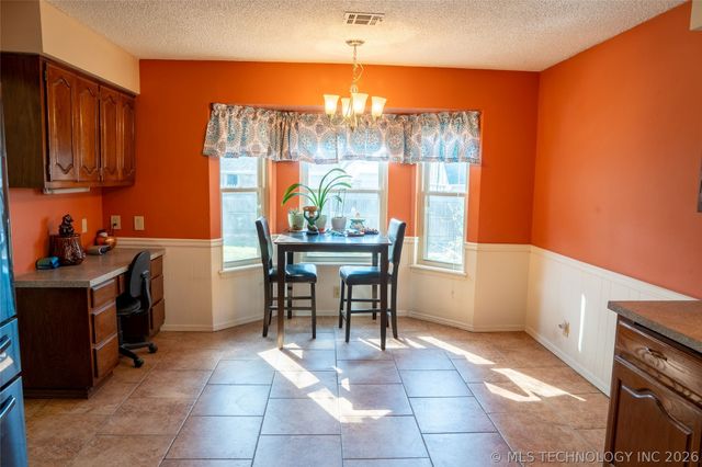 8212 S 74TH East Avenue, Tulsa, OK 74133