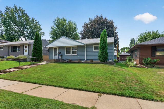 1586 Idaho Avenue E, Saint Paul, MN 55106