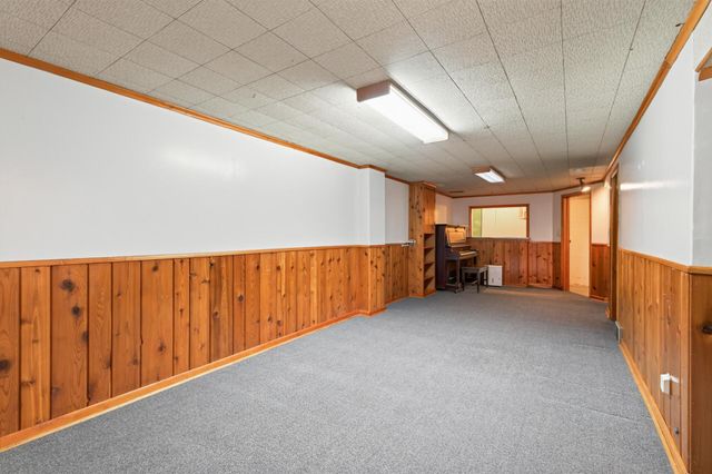 1586 Idaho Avenue E, Saint Paul, MN 55106