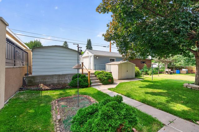 1586 Idaho Avenue E, Saint Paul, MN 55106