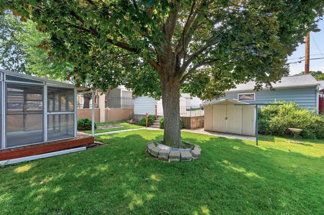 1586 Idaho Avenue E, Saint Paul, MN 55106