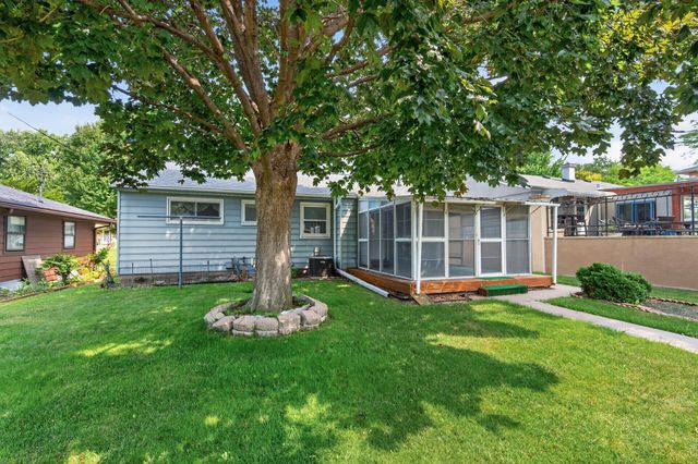 1586 Idaho Avenue E, Saint Paul, MN 55106