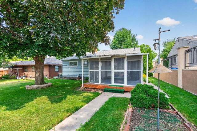 1586 Idaho Avenue E, Saint Paul, MN 55106