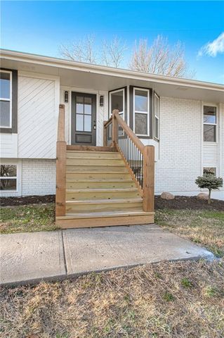 14401 NW 67th Street, Parkville, MO 64152