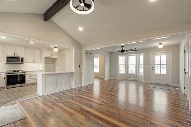 14401 NW 67th Street, Parkville, MO 64152