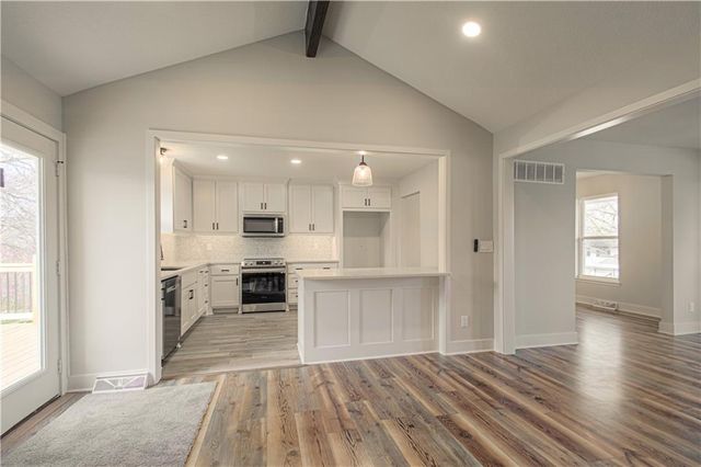 14401 NW 67th Street, Parkville, MO 64152