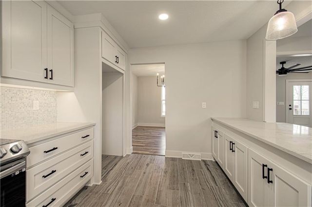 14401 NW 67th Street, Parkville, MO 64152