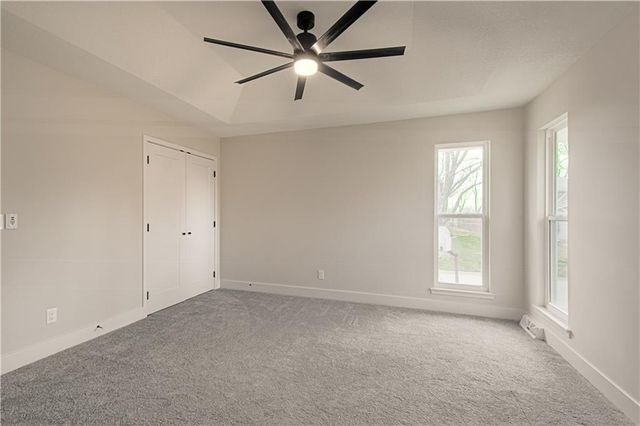 14401 NW 67th Street, Parkville, MO 64152