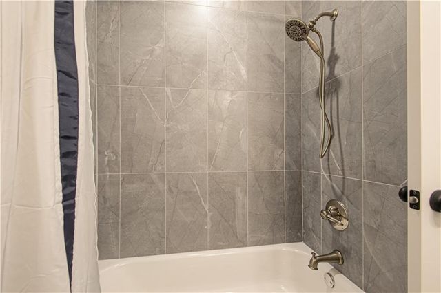 14401 NW 67th Street, Parkville, MO 64152