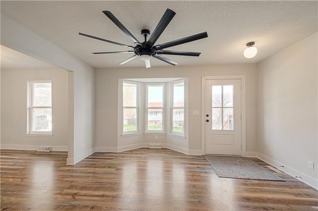 14401 NW 67th Street, Parkville, MO 64152