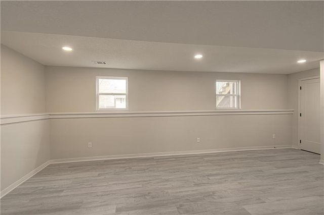14401 NW 67th Street, Parkville, MO 64152