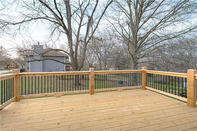 14401 NW 67th Street, Parkville, MO 64152