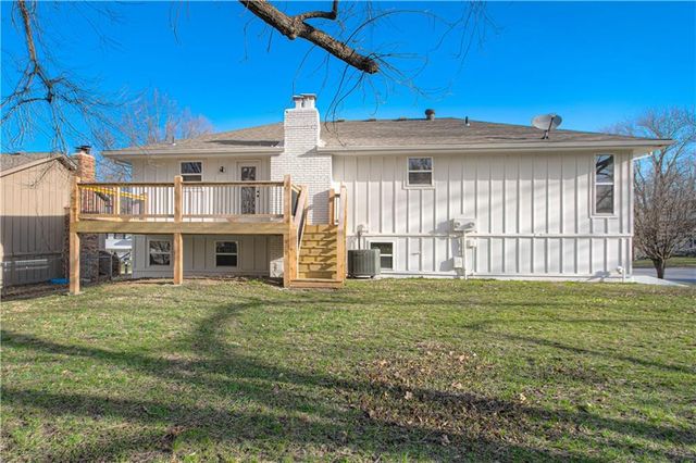 14401 NW 67th Street, Parkville, MO 64152