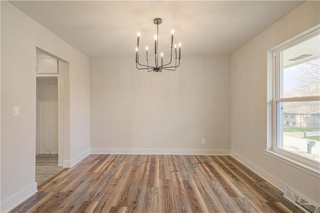 14401 NW 67th Street, Parkville, MO 64152