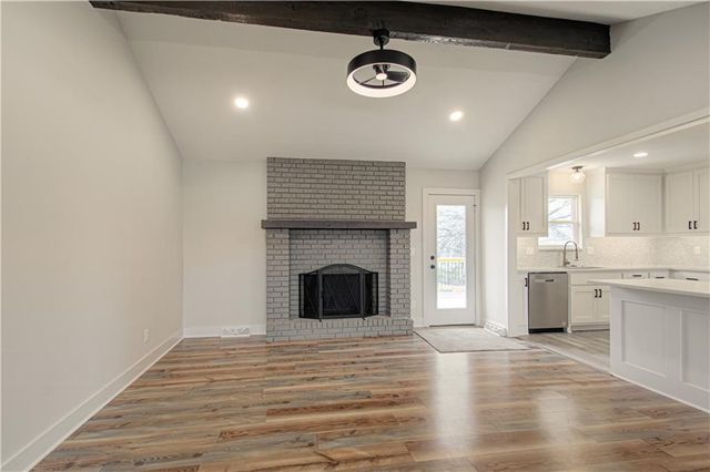 14401 NW 67th Street, Parkville, MO 64152