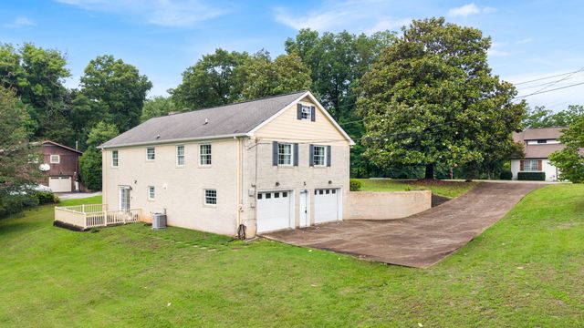 5956 Crestview Drive, Hixson, TN 37343
