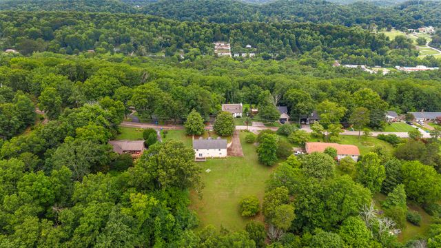 5956 Crestview Drive, Hixson, TN 37343