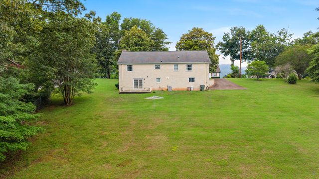 5956 Crestview Drive, Hixson, TN 37343