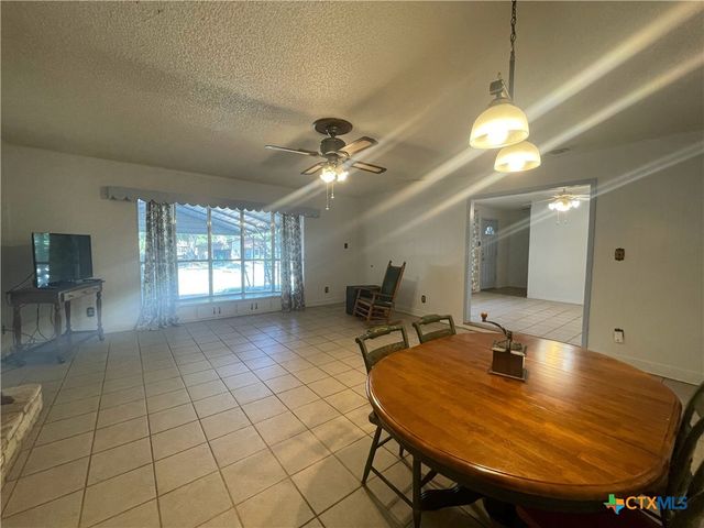 1304 W Avenue B, Lampasas, TX 76550