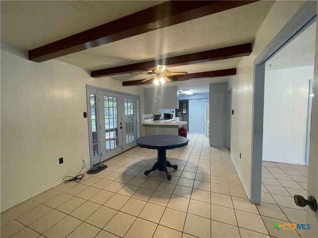 1304 W Avenue B, Lampasas, TX 76550