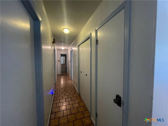 1304 W Avenue B, Lampasas, TX 76550