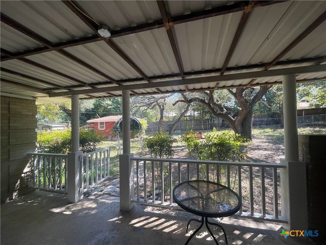 1304 W Avenue B, Lampasas, TX 76550