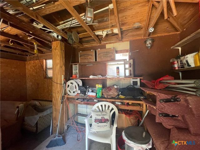 1304 W Avenue B, Lampasas, TX 76550