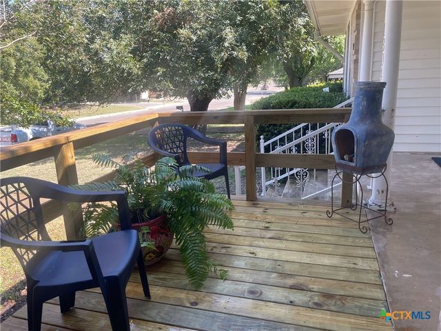 1304 W Avenue B, Lampasas, TX 76550