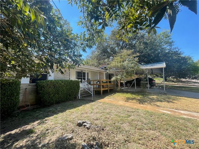 1304 W Avenue B, Lampasas, TX 76550