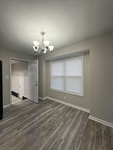 1905 Timberline Cir, Oak Grove, KY 42262