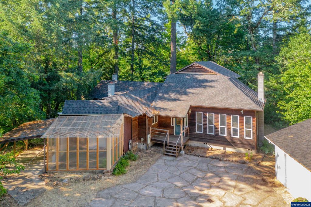 17755 Gardner Rd, Dallas, OR 97338
