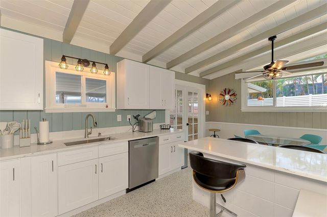 4626 GLEASON AVENUE, Sarasota, FL 34242