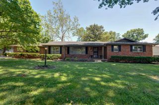 2210 South Catalina Avenue, Springfield, MO 65804