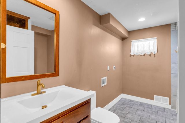 6432 Zealand Avenue N, Brooklyn Park, MN 55428